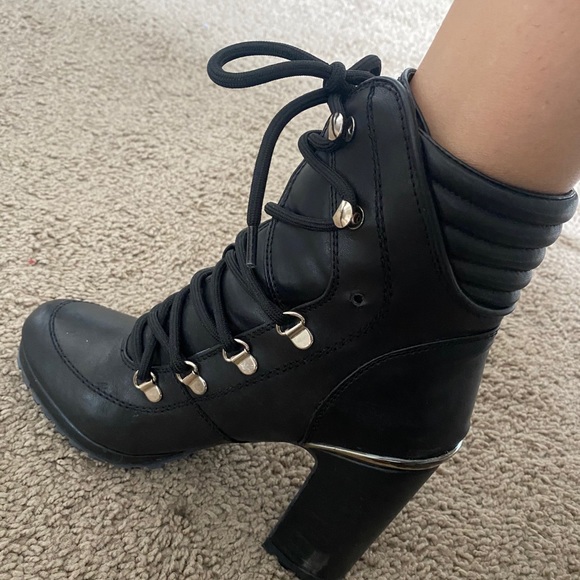 DKNY BOOTS - Picture 3 of 8